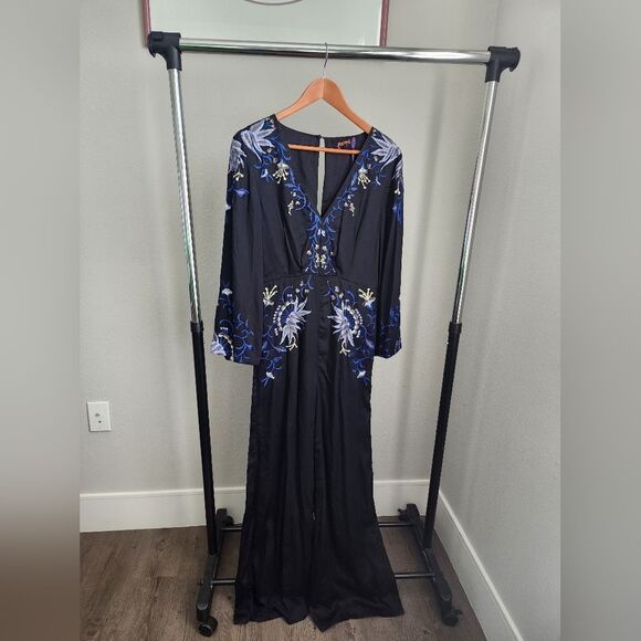 Free People Gypsy Floral Embroidered Jumpsuit size 10 New with Tags - Picture 2 of 7